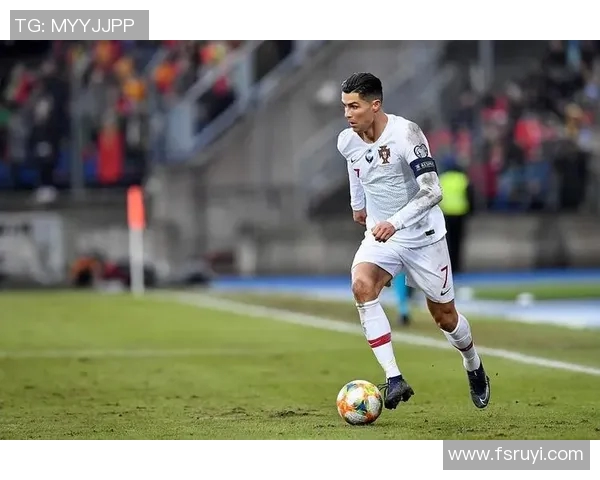 二中锋战术解析与应用探讨如何提升球队整体战斗力与进攻效率