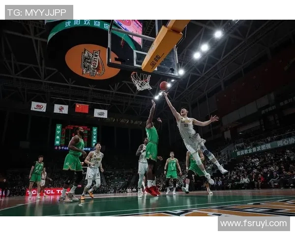 辽宁本钢球员因伤暂时退出比赛,球迷热切期盼其早日康复 辽宁本钢球员因伤暂时退出比赛,球迷热切期盼其早日康复