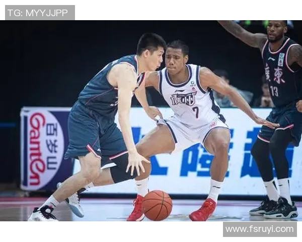 任骏飞的篮球之路:从青涩少年到CBA明星的成长历程与奋斗故事 任骏飞的篮球之路:从青涩少年到CBA明星的成长历程与奋斗故事